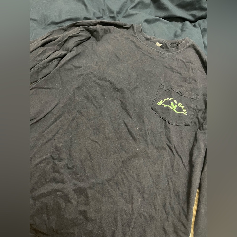 Beach and barn long sleeve